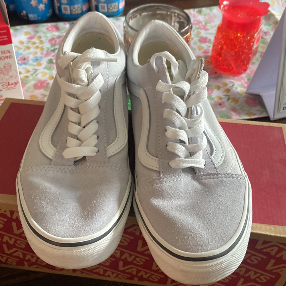 Vans - Picture 2 of 4